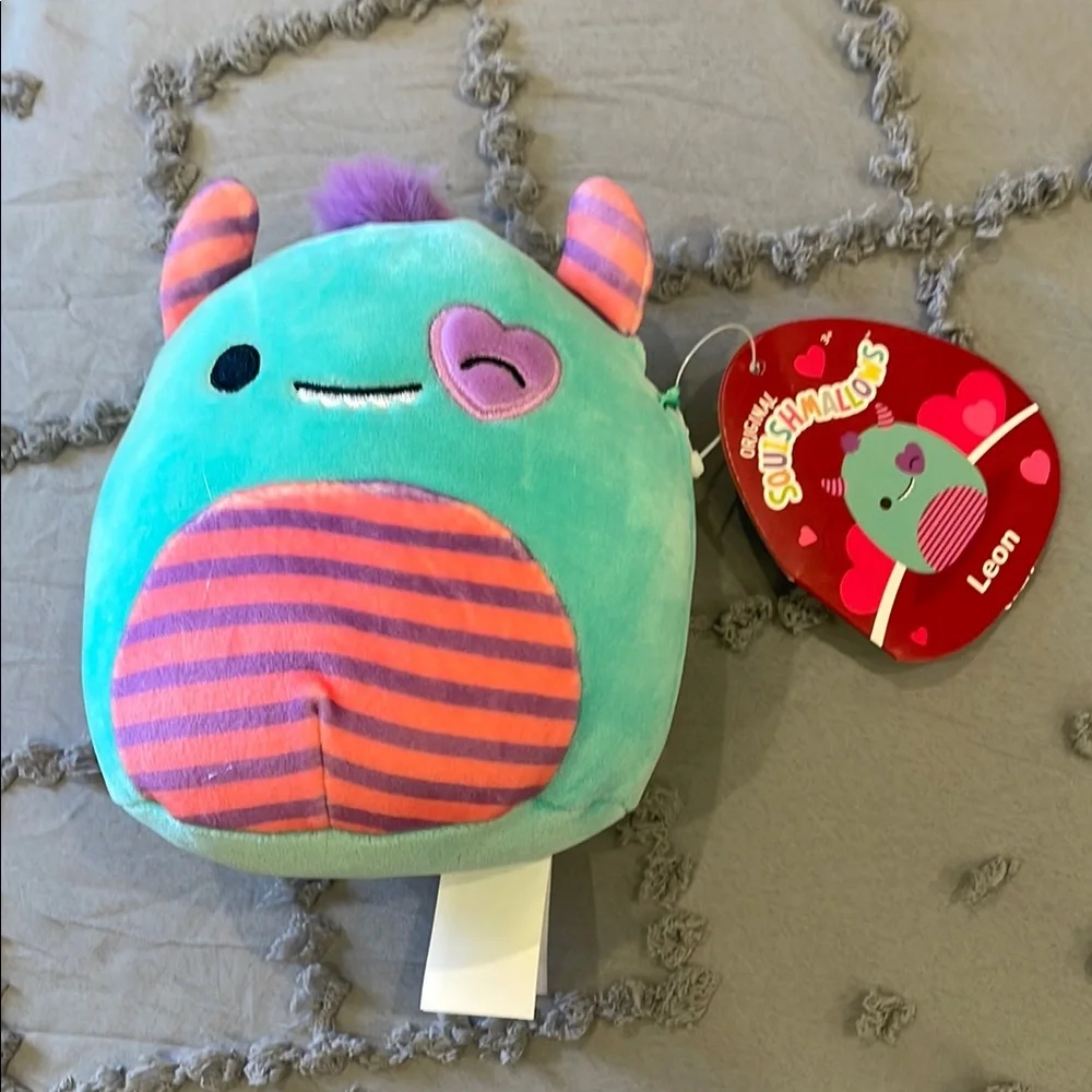 Squishmallows. Leo & Azizi valentine edition